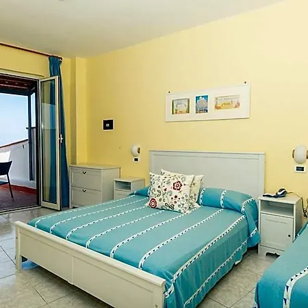 Hotel Ape Regina 3*