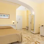 Ape Regina Hotel 3*