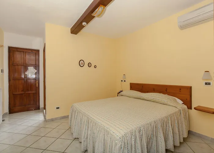 Отель Ape Regina 3*