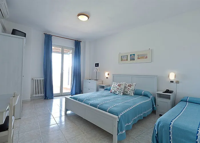 Отель Ape Regina Казамиччола-Терме